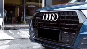 RSQ7 SQ7 radiator honeycomb grill for Audi Q7 SQ7 2016-2019 front bumper grille